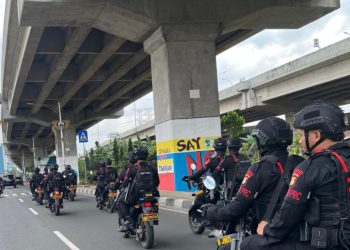 Brimob Polda Metro Jaya Laksanakan Antisipasi Tawuran di Cipinang Besar Selatan, Jakarta Timur