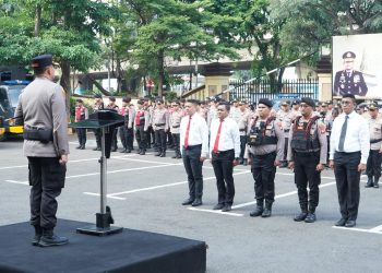 Kapolres Metro Jakarta Utara Pimpin Apel Pagi, Beri Penghargaan Anggota Berprestasi