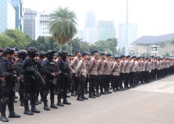 1.659 Personel Gabungan Layani Aksi Unjuk Rasa Buruh di Silang Selatan Monas