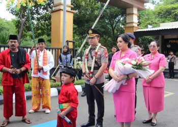 Upacara Farewell Parade Kapolres Metro Jakarta Pusat Digelar Khidmat di Mako Polres