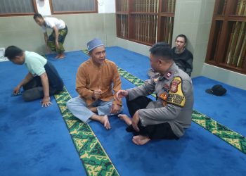 Pererat Silaturahmi, Bhabinkamtibmas Kebon Kacang Cooling System di Masjid An Nikmah
