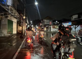 Patroli Malam Brimob Cegah Tawuran dan Kejahatan Jalanan di Jakarta Timur