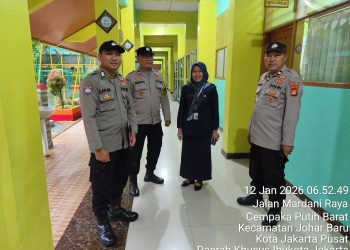 Polsek Johar Baru Perkuat Silaturahmi dengan Sekolah, Kapolsek Kunjungi SMP Negeri 2 Jakarta
