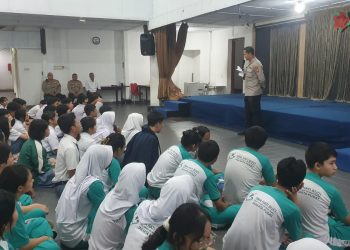 Kapolsek Metro Tanah Abang Laksanakan Pembinaan Pelajar di SMA Hati Suci