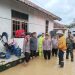Sigap Hadapi Banjir, Polres Tangsel Turun Langsung Bantu Warga Karang Tengah