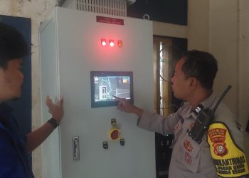 Polisi Peduli Lingkungan” Cek Pintu Air Istiqlal, Antisipasi Banjir Pasar Baru