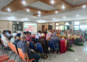 Hadir di Tengah Warga RW 08 Johar Baru, Polisi Patroli Dialogis Perkuat Kamtibmas dan Antisipasi Banjir