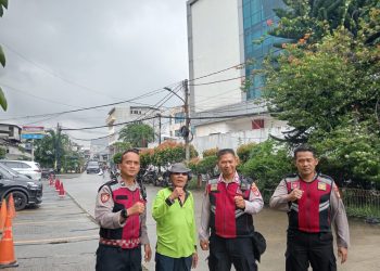 Polsek Pademangan Gelar Patroli Jalan Kaki, Perkuat Program “Jaga Lingkungan” di Kampung Muka