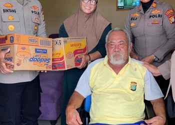 Kapolsek Cikarang Barat Kunjungi Purnawirawan Polri Yang Sakit