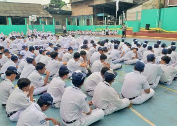 Sat Binmas Polres Tangerang Selatan Laksanakan Program CETAR di SMP YAPIA Pondok Aren