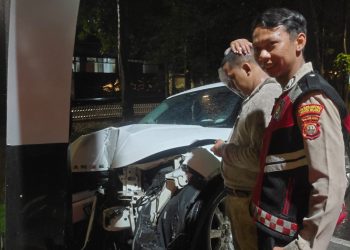 Anggota Samapta Respon Laporan 110 Warga Terkait Kecelakaan Lalu Lintas Di Jl Gunawarman Kebayoran Baru