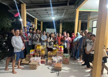 Polsek Sukatani Salurkan Bantuan Ibu Kapolres Metro Bekasi dan Camat Sukakarya untuk Warga Terdampak Banjir