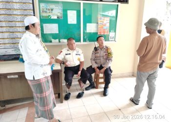Patroli dan Sambang Dialogis, Polri Perkuat Keamanan Jelang Salat Jumat di Kemayoran