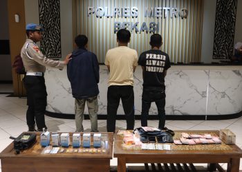 Operasi Senyap Dini Hari, Kapolres Metro Bekasi Sikat Obat Keras di Kampung Kavling: 4 Orang Diamankan