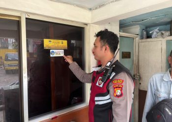 Unit Samapta Sawah Besar, Penempelan Stiker Sosialisasi Lapor Kamtibmas via Barcode