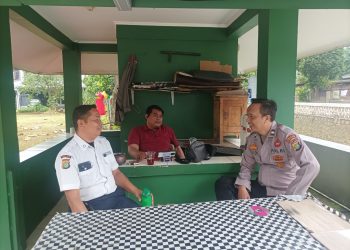 Patroli Dialogis, Personel Samapta Polsek Pesanggrahan Ajak Satpam Perumahan Jaga Kamtibmas