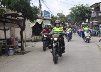 Kapolres Metro Bekasi Pimpin Patroli Roda Dua Perangi Narkotika di Kampung Kavling