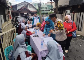 Bhabinkamtibmas Menteng Dalam Pantau PSN, Sekaligus Imbau Warga Jaga Kamtibmas
