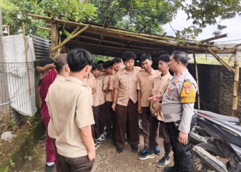 Police Go To School CETAR dan Cooling System, Bhabinkamtibmas Bojongkamal Ajak Pelajar Raih Prestasi dan Jauhi Kenakalan Remaja