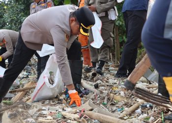 Polres Priok Bersama Forkopimko Lakukan Korve Bersih – Bersih Laut Marunda