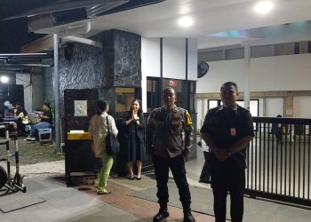 Bhabinkamtibmas Melawai Monitoring Ibadah Rabu Abu di Gereja Kristen Indonesia Panglima Polim