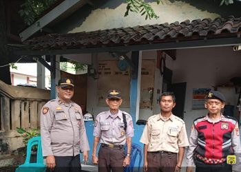 Patroli Jalan Kaki Polsek Bekasi Barat Memberikan Rasa Aman Masyarakat