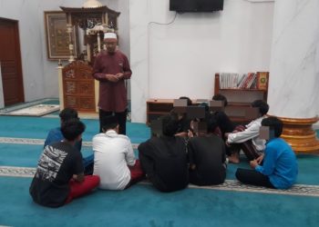 Warga dan Polisi Bersinergi Gagalkan Tawuran, Pembinaan Remaja Dilanjut Pesantren Kilat Di Masjid Polres Depok