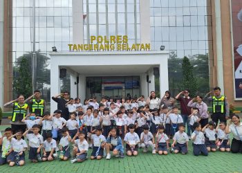 Satlantas Polres Tangsel Tanamkan Disiplin Sejak Dini, Edukasi Profesi Polisi dan Rambu Lalu Lintas untuk Siswa TK Apple Tree
