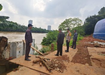 Monitoring Titik Banjir, Longsor dan Pohon Tumbang di Wilkum Polsek Kelapa Dua Terpantau Aman
