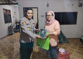 Kapolsek Pagedangan Tinjau Korban Kebakaran di Ranca Lele, Salurkan Santunan dan Dukungan Moril