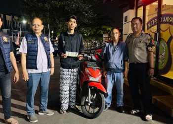 Ungkap Kasus Curanmor, Polsek Pondok Aren Serahkan Dua Sepeda Motor Ke Pemiliknya