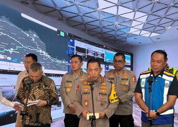 Kapolri Tinjau Arus Balik Lebaran di Jati Asih Pastikan Perjalanan Masyarakat Aman dan Nyaman