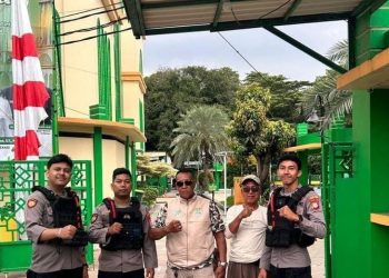 Tim Perintis Presisi Polres Metro Bekasi Kota Patroli Jalan Kaki di Alun-Alun, Ingatkan Warga Waspada Pecah Kaca hingga Hipnotis