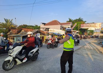 Humanis di Pagi Hari, Polisi Hadir Urai Kepadatan Lalu Lintas Babelan