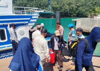 Polsek Kepulauan Seribu Selatan Laksanakan Yan Pam di Dermaga Utama, Jaga Situasi Tetap Aman dan Kondusif