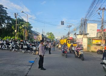 Warga Nyaman Beraktivitas, Polisi Atur Lalin di Jembatan Besi Karang Satria Tambun