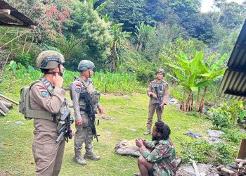 Patroli Humanis di Puncak Jaya: Satgas Damai Cartenz Bangun Kepercayaan Warga dari Kampung ke Kampung