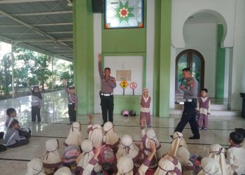 Polisi Sahabat Anak: Tanamkan Disiplin Berlalu Lintas Sejak Dini di Polres Metro Bekasi