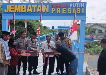 Polsek Cikarang Timur Amankan Peresmian Jembatan Merah Putih Presisi Polri di Desa Karangsari