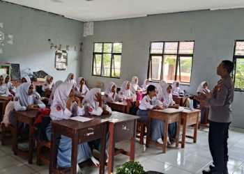 Police Go To School di SMKN 1 Pebayuran, Polsek Pebayuran Tanamkan Disiplin dan Cegah Kenakalan Remaja