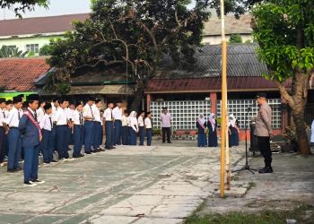 Cegah Tawuran dan Narkoba, Polsek Jatiasih Masifkan Program ‘Police Go To School’ di MTS Al Hidayah