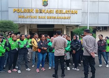 Hangat dan Humanis, Kapolsek Bekasi Selatan Lepas Keberangkatan Ojol ke Monas di Hari Buruh 2026