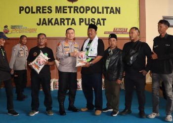 Kapolres Jakpus Gelar Apel Sabuk Kamtibmas, Bagikan Beras ke Ormas dan Ojol