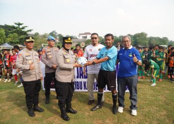 Kapolres Metro Bekasi Buka Liga Jabar Istimewa Piala Kapolres 2026 U-12, Cetak Bibit Pesepakbola Masa Depan