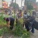 Bhabinkamtibmas Jakasampurna Bersama Warga Gelar Sabtu Bersih di Jalan Patriot
