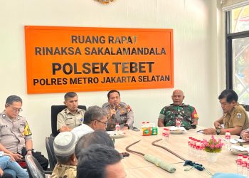 Kapolsek Tebet Pimpin Musyawarah dan Pembinaan Pencegahan Tawuran Warga di Kebon Baru