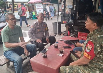 Sinergitas TNI-Polri Gelar Cooling System dan Sambang Warga di Pancoran Timur