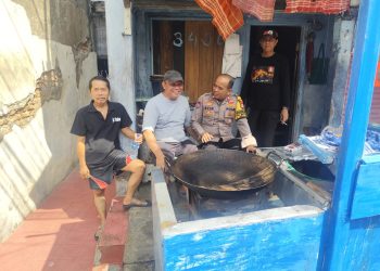Bhabinkamtibmas Menteng Dalam Sambangi Warga, Sampaikan Himbauan Kamtibmas