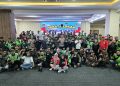 Perkuat Silaturahmi, Kapolres Metro Depok Bagikan Sembako ke Komunitas Ojol Lewat ‘Jumat Berkah Sabuk Kamtibmas