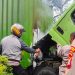 Truk Box Mendadak Terbakar di Dekat Pasar Tanah Tinggi, Personel Polres Metro Tangerang Kota Bergerak Cepat Selamatkan Sopir